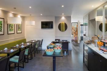 Hotel Kyriad Paris La D�fense