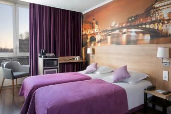 Hotel Kyriad Paris La D�fense