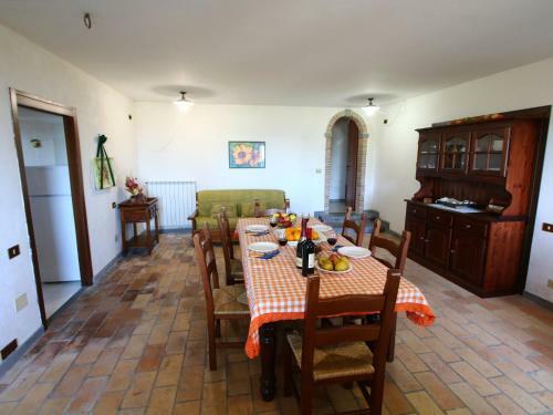 Apartamento Spacious Farmhouse In Bagnoregio With Swimming Pool