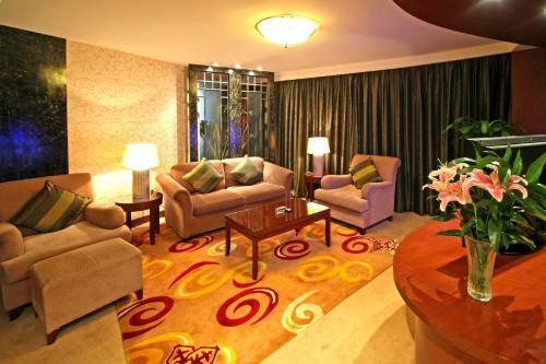 Jinling Danyang Hotel