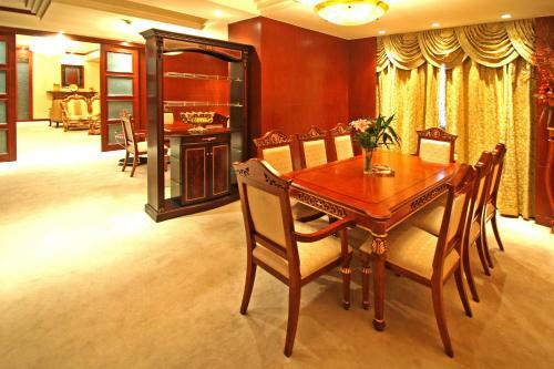 Jinling Danyang Hotel