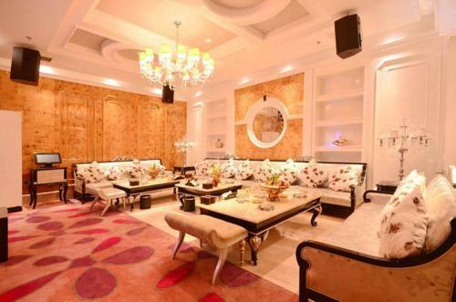 Jinling Danyang Hotel