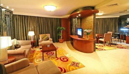 Jinling Danyang Hotel