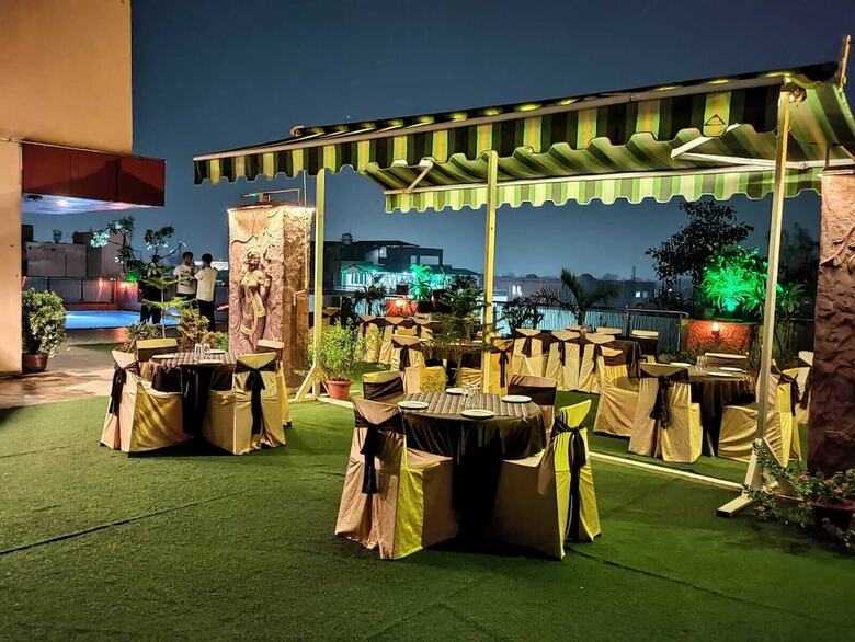 Hotel Atulyaa Taj