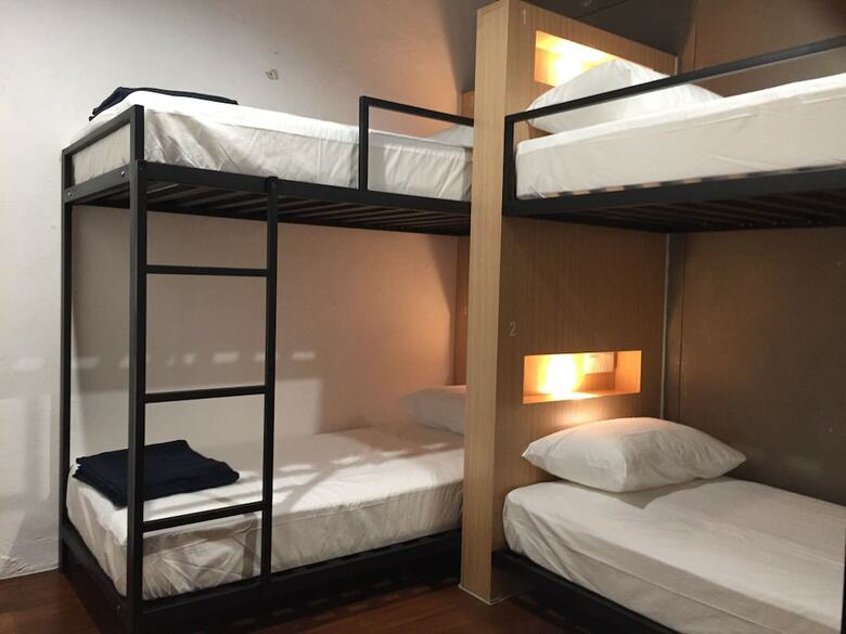 Hostal The Frame Guesthouse
