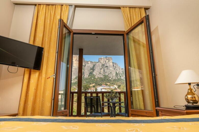 Hotel Famissi