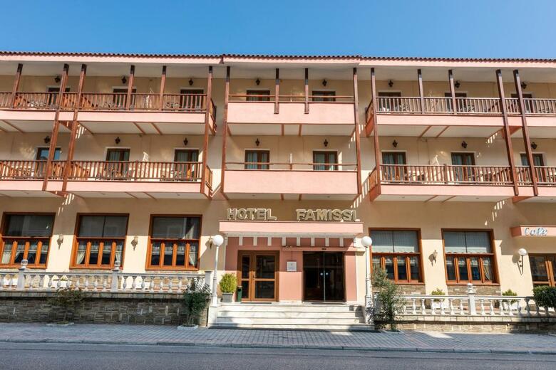 Hotel Famissi