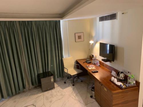 Hotel The Manohar Hyderabad