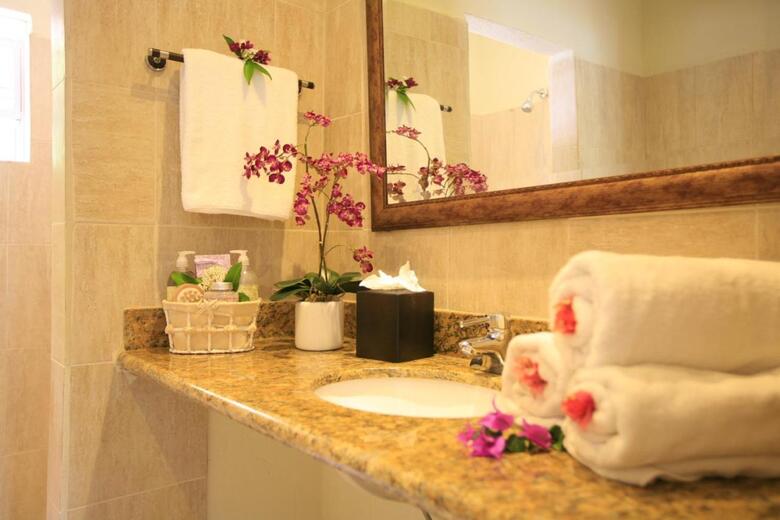 Hotel Marigot Beach Club & Dive Resort