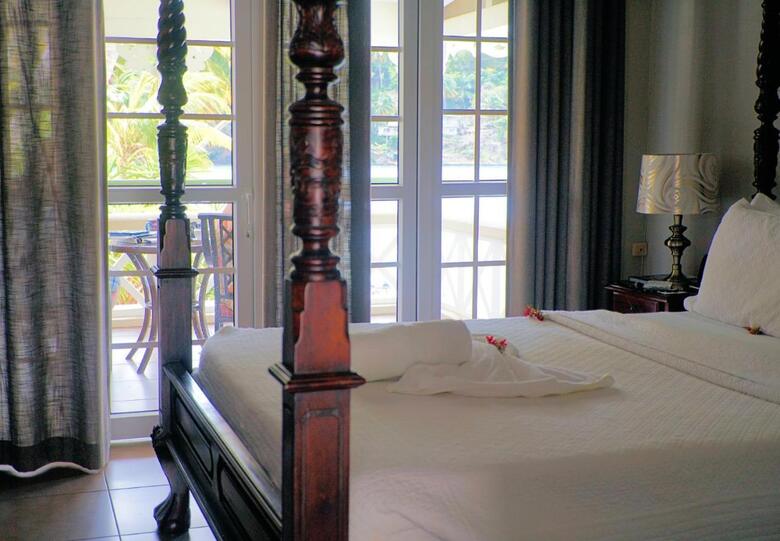 Hotel Marigot Beach Club & Dive Resort
