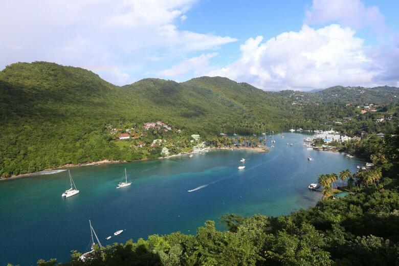 Hotel Marigot Beach Club & Dive Resort