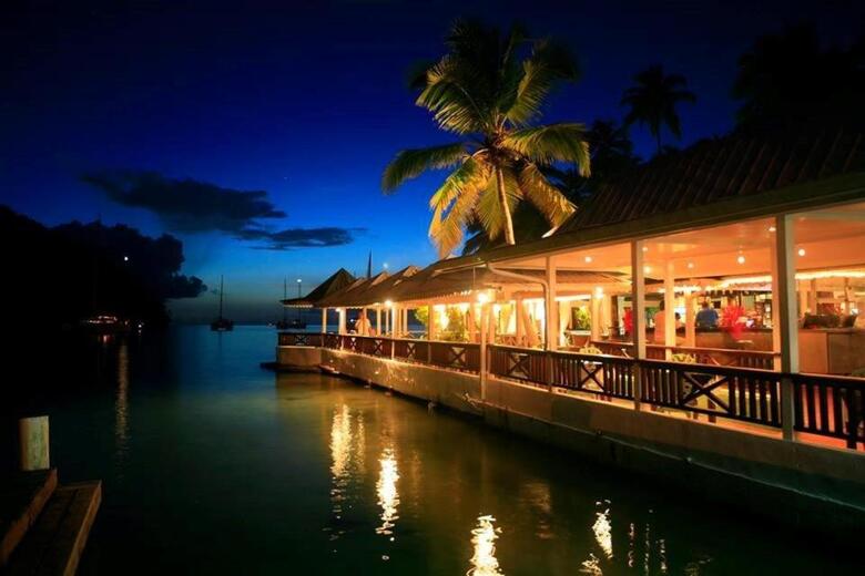 Hotel Marigot Beach Club & Dive Resort