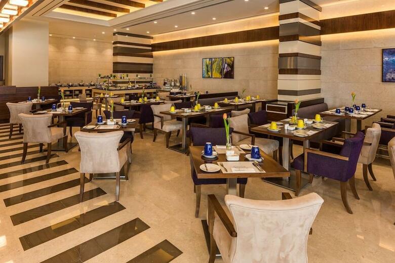 Apartamento Golden Tulip Media Hotel