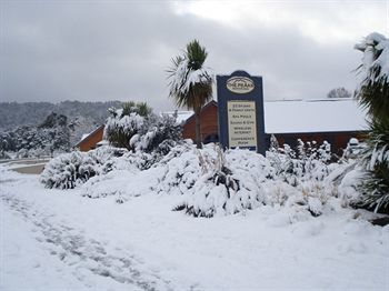 The Peaks Motor Inn
