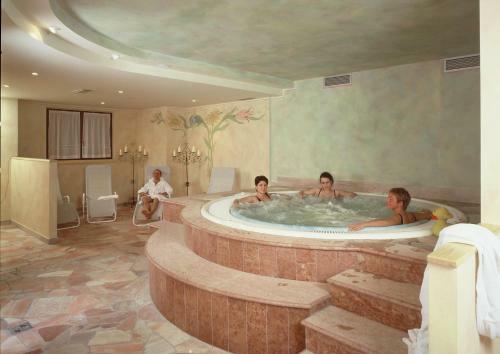 Hotel Arnica Garn�