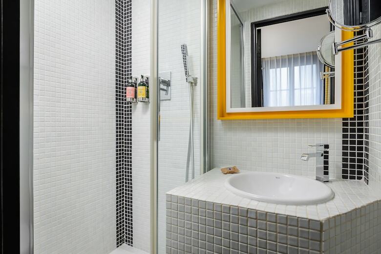 Hotel Monceau Elysees
