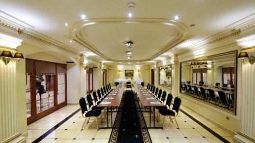 Hotel Diament Arsenal Palace Katowice - Chorz�w