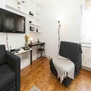 Central Apartment Hip & Spacious
