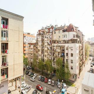 Central Apartment Hip & Spacious