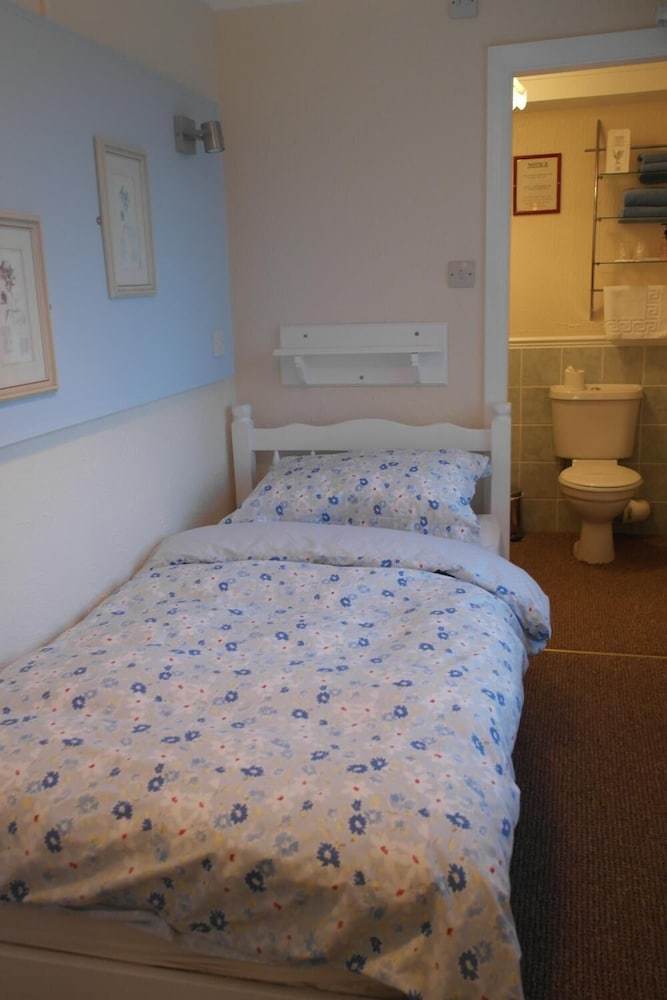 Hostal Monravon Guest House