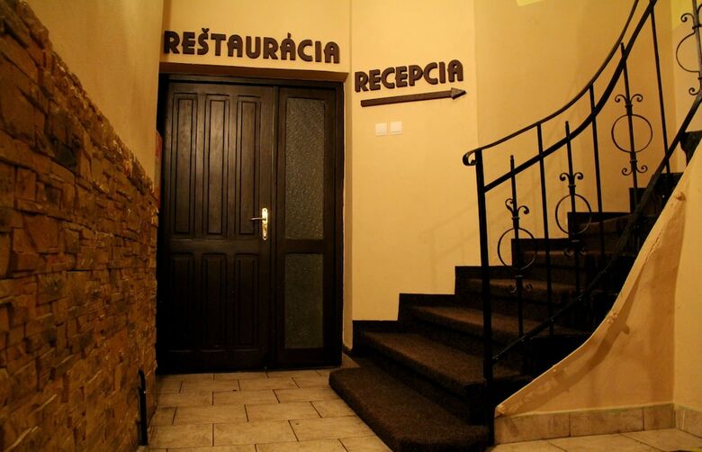 Hostal Penzion Plaza