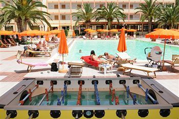 Hotel Oasis