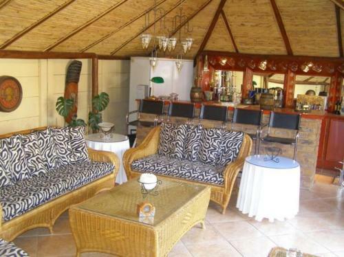 Hostal Avon Road Guest House & Tours