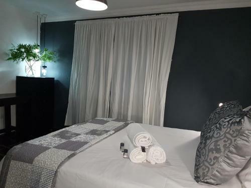 Hostal 44 On Ennis Guest Lodge And Restaurant