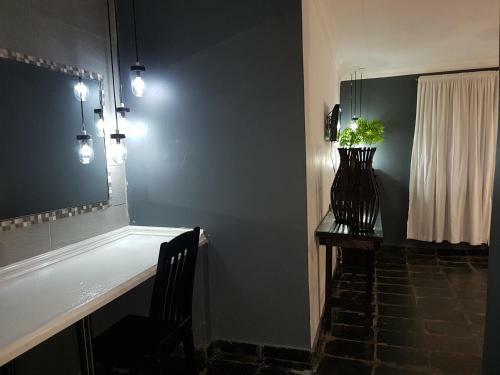 Hostal 44 On Ennis Guest Lodge And Restaurant