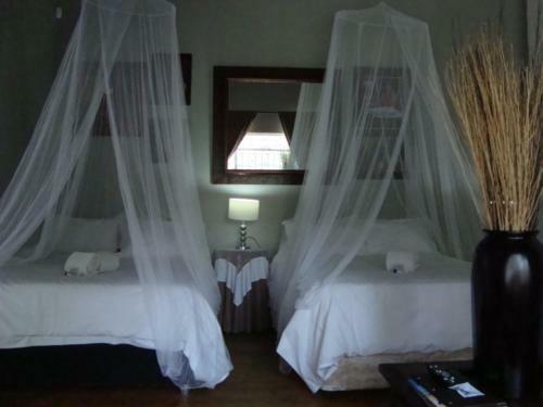 Hostal 44 On Ennis Guest Lodge And Restaurant