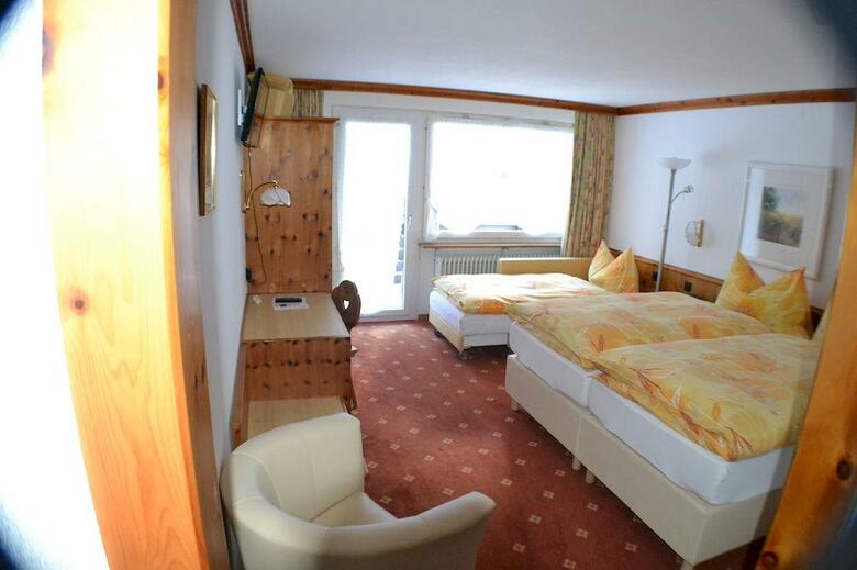 Hotel Adonis