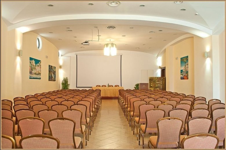 Le Cheminee Business Hotel