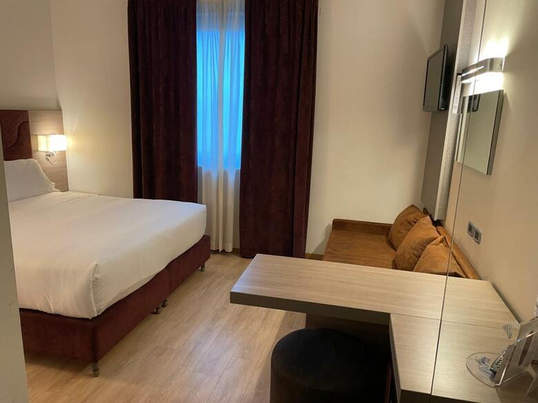 Hotel Omnia