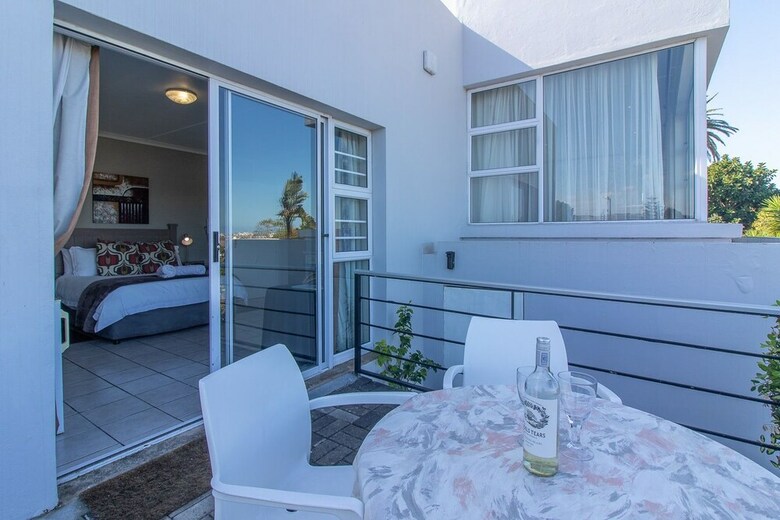 Dockside Guest House