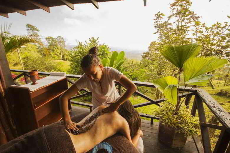 Hotel Green Lagoon Falls Park Lodge