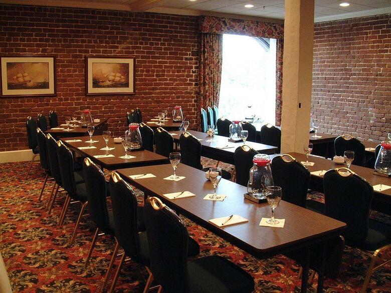 Hotel River Street Inn