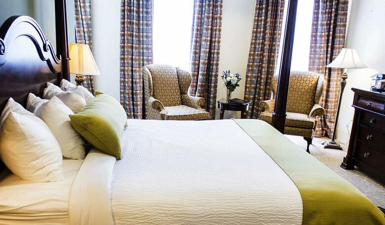Hotel River Street Inn