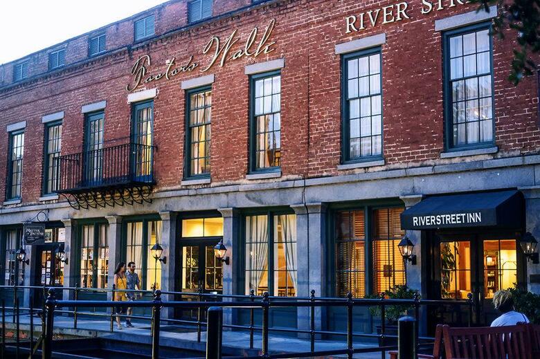 Hotel River Street Inn