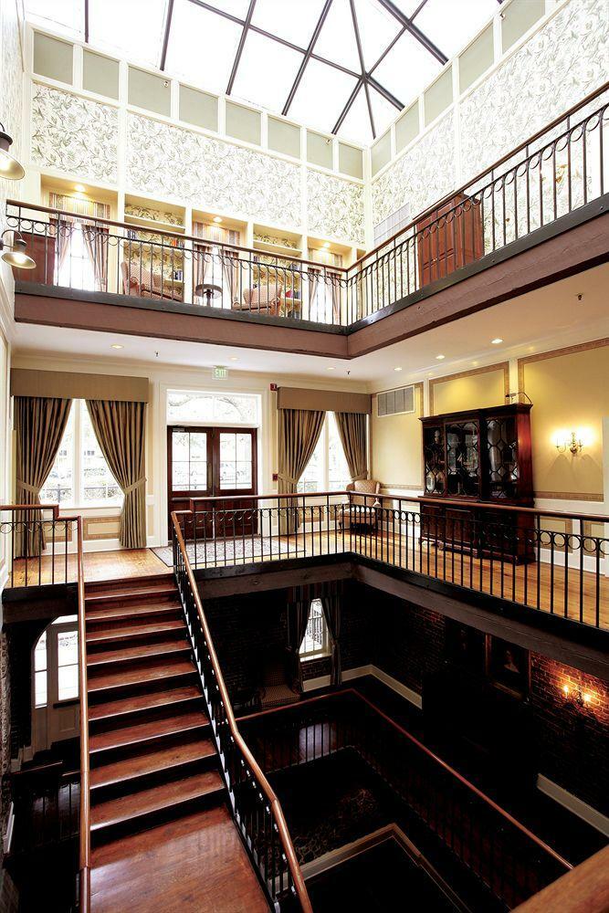 Hotel River Street Inn