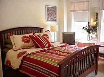 Suite Dreams Toronto Bed & Breakfast