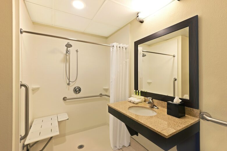 Holiday Inn Express Hotel & Suites Colby