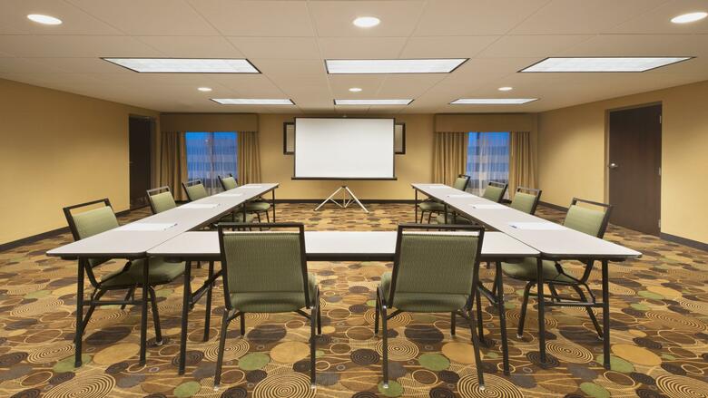 Holiday Inn Express Hotel & Suites Colby