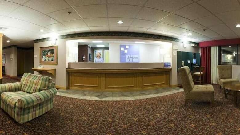 Holiday Inn Express Hotel & Suites Colby