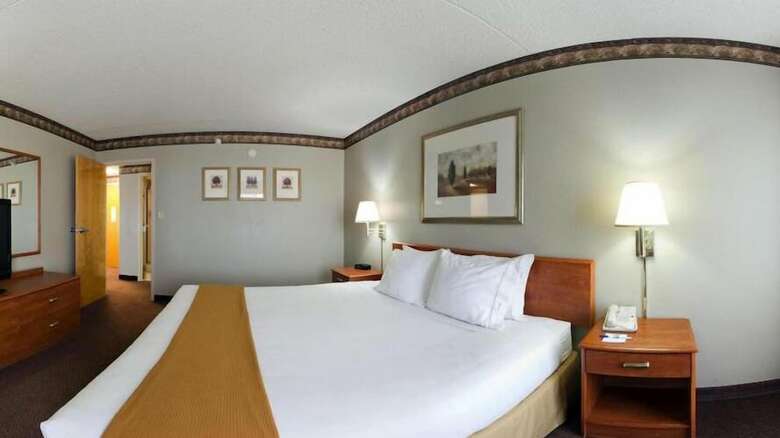 Holiday Inn Express Hotel & Suites Colby