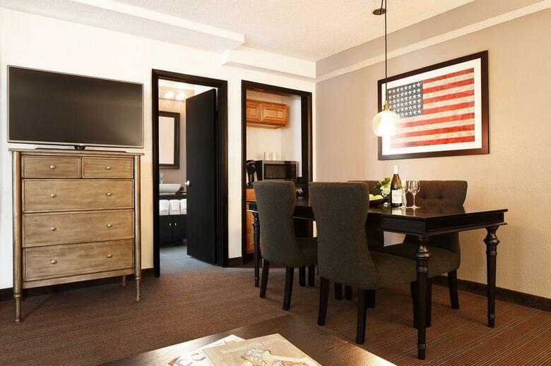 Hotel Capitol Hill Suites
