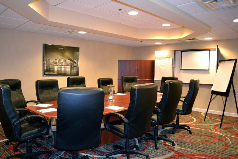 Holiday Inn Express Hotel & Suites Waterford