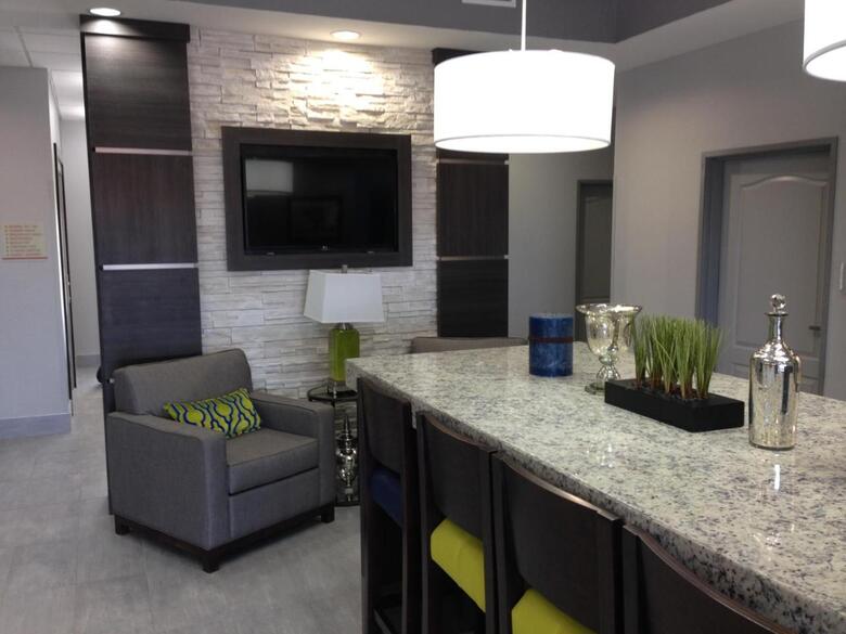 Hotel Hawthorn Suites By Wyndham Midland