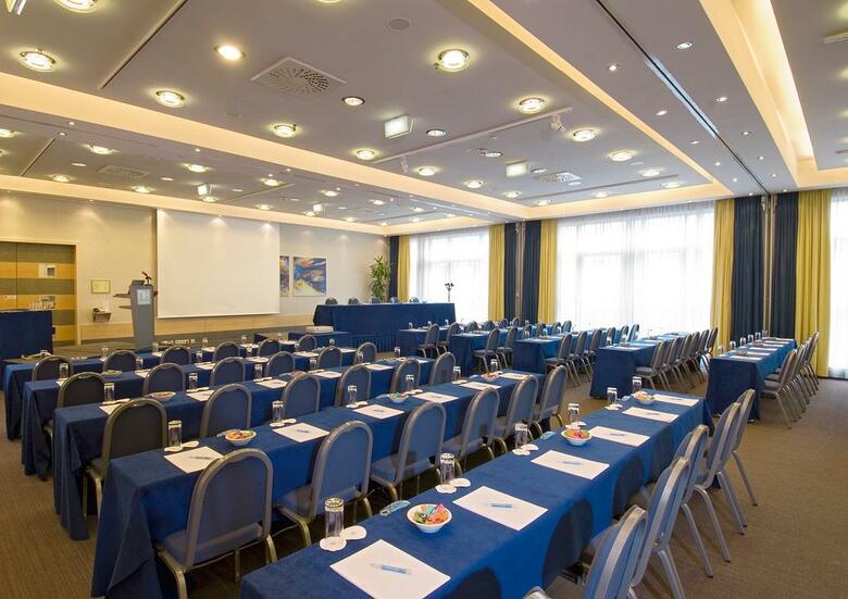 Hotel NH Danube City