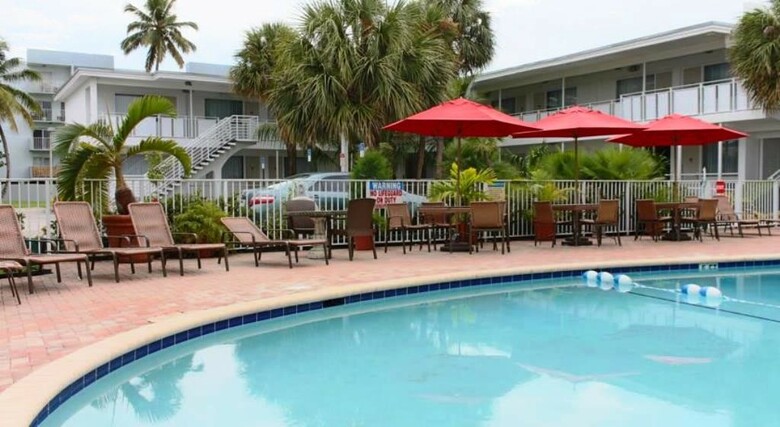 Hotel Collins