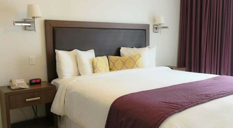 Hotel Collins
